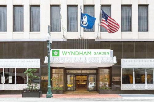 Wyndham Garden Baronne Plaza