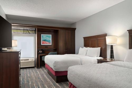 Hampton Inn & Suites Newport News-Airport (Oyster Point Area) in Newport News (VA)