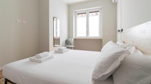 One-Bedroom Apartment image 7