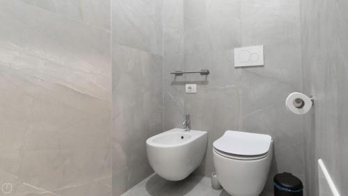 One-Bedroom Apartment image 3