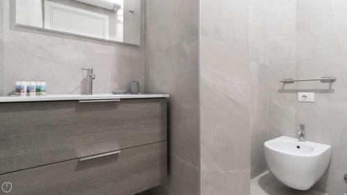 One-Bedroom Apartment image 1
