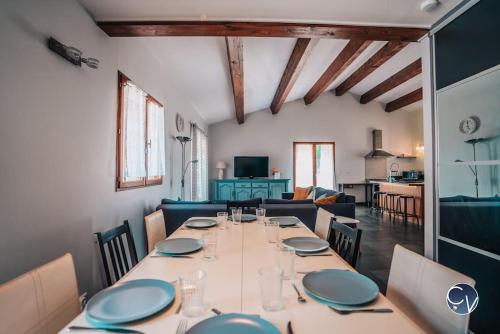 Villa avec piscine privée et jardin en Ardèche (Villa avec piscine privee et jardin en Ardeche) in 奧爾尼亞克拉旺