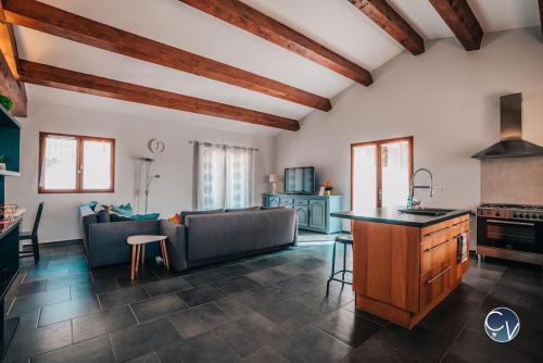 Villa avec piscine privée et jardin en Ardèche (Villa avec piscine privee et jardin en Ardeche) in 奧爾尼亞克拉旺