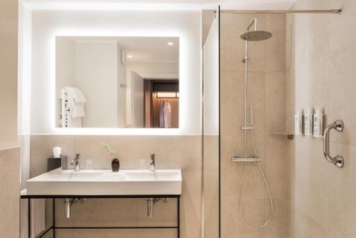 Junior Suite image 2
