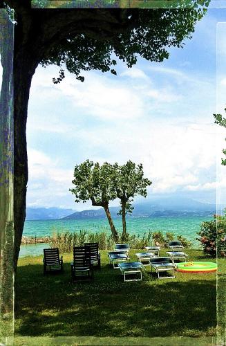 Surrounding environment, Albergo Il Biancospino in Sirmione