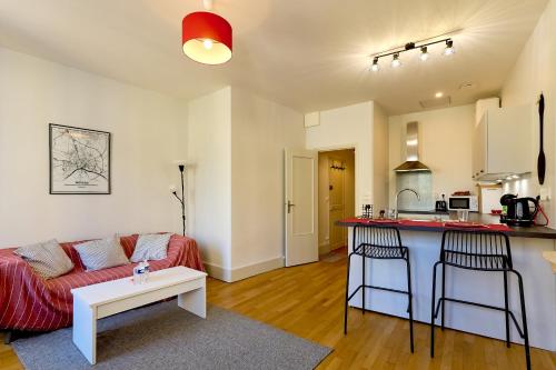 "Le Nivernais" Appartement cosy sur terrasse privative, hyper Centre de Nevers, service premium