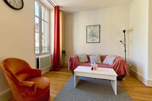 "Le Nivernais" Appartement cosy sur terrasse privative, hyper Centre de Nevers, by PRIMO C0NCIERGERIE