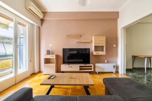 Spacious 2 Bedrm in Pangrati Athens Center, Athen