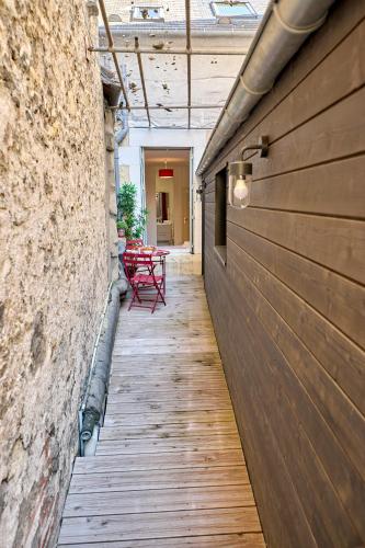 "Le Nivernais" Appartement cosy sur terrasse privative, hyper Centre de Nevers, by PRIMO C0NCIERGERIE