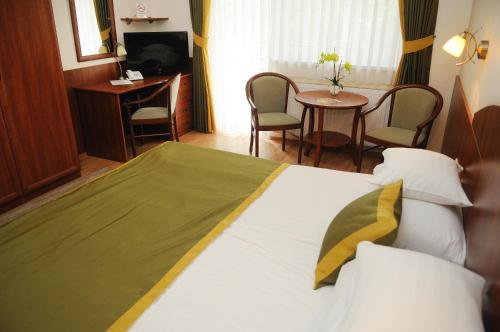 Apartman Bella Hotel - image 11