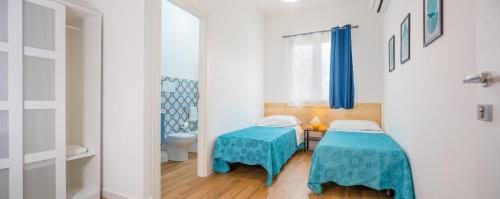 Arricàmpati Airport Rooms in Villa & RENT CAR 5