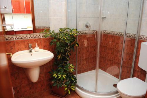 Apartman Bella Hotel - image 13