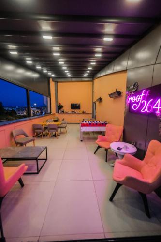 Roof 264 Hotel & Suites - image 14