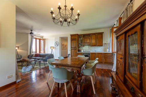  Villa Degli Olivi is located in Saragano in Saragano
