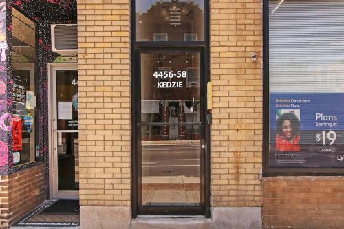 3BR Spacious Apartment with In-Unit Laundry - Kedzie 3F in Ravenswood Gardens