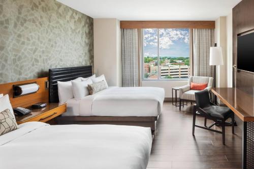 Lancaster Marriott at Penn Square in Lancaster, USA
