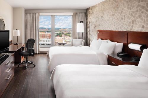 1 queen bed