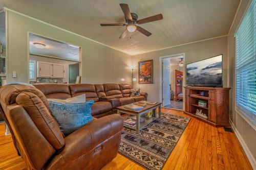 Charming Family Lakeview Cottage 3 min to lake