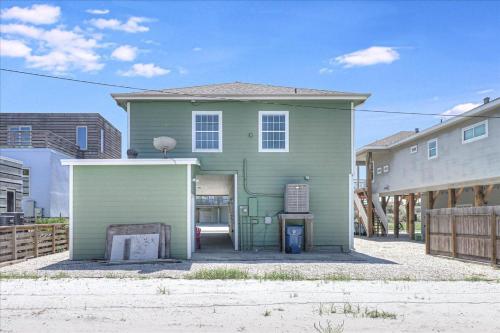 Four-Bedroom Holiday Home image 10