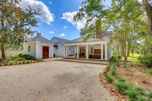 Luxe Fairhope Home - Short Walk to the Beach!