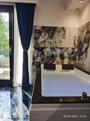 Studio avec jaccuzzi in Saintry-sur-Seine
