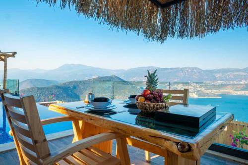 Luxury Honeymoon Villa with Sea View - image 2