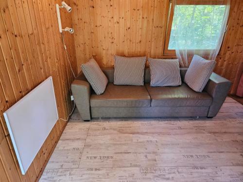 Hüttendorf für Euch alleine - geführter Yachtausflug nach Prieros inclusive! (Huttendorf fur Euch alleine - gefuhrter Yachtausflug nach Prieros inclusive! Nur 3 Minuten zum Bades) in Gross Koris