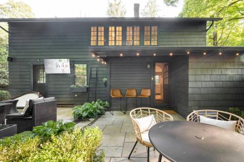 Exquisite Bedford Lux Retreat.