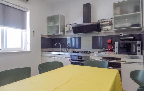 Lovely Apartment In Cavtat With Kitchen