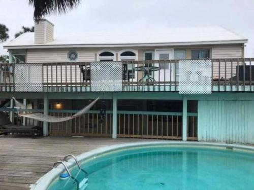 4 Br W/Pool, Dock on Canal