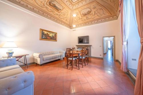 Raffaello - M&M Holiday House 4