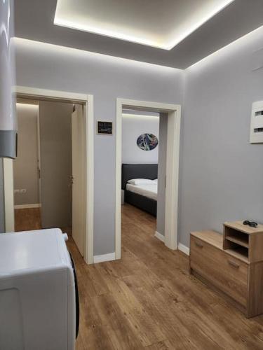 Cozy Midtown Apartment in Tirana, Tirana (photo 8)