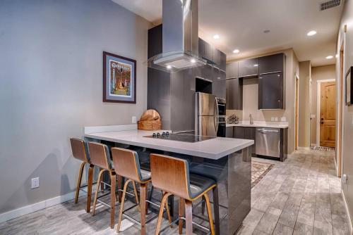 The Chic Cabin Apartment near Flagstaff Pulliam repülőtér