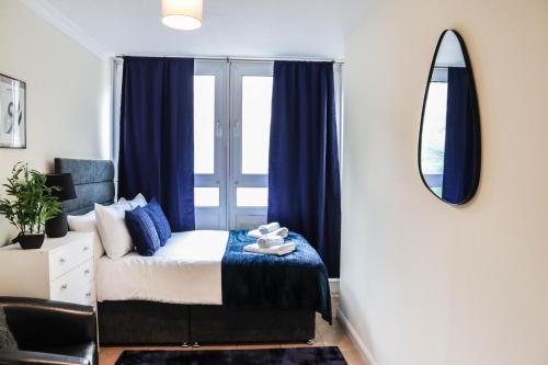 Cosy property right by WARREN STREET station! FREE WIFI!