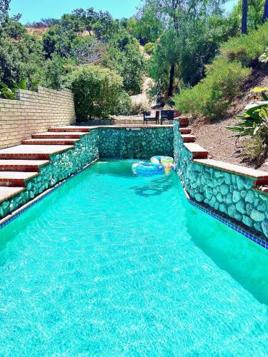 NEW Modern apt w/pool & hot tub in nature in Thousand Oaks, USA