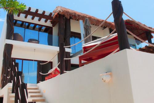Therasia Luxury beachfront retreat in Telchac Puerto, Mexico