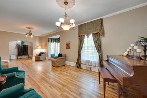 Pet-Friendly Fort Valley Home w/ Private Pool in Fort Valley (GA)