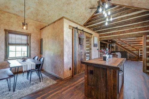 Bedford Cabin w/ Porch, 5 Mi to Historic District! in Bedford (VA)