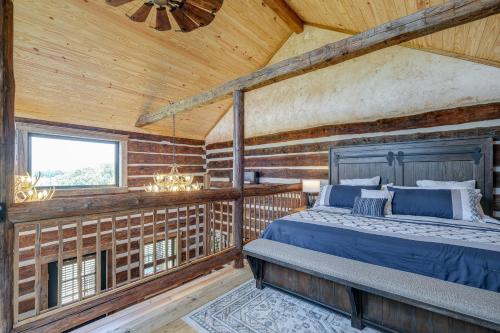 Bedford Cabin w/ Porch, 5 Mi to Historic District! in Bedford (VA)