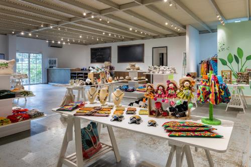 ร้านค้า, Gamboa Rainforest Reserve in แกมโบ