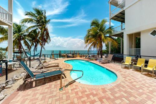 Cool Water Retreat & Dolphin Cove - image 2