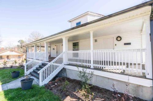 Renovated 3 Bedroom Close To Downtown! in Durham, USA