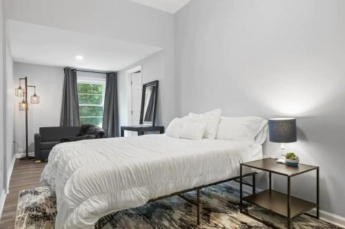 Recently Renovated Chic Durham Farmhouse in Durham, USA