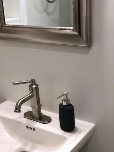 Renovated Cottage Minutes From Downtown in Durham, USA