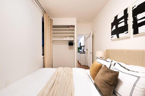 1288-3RN New Renovated 1 Bedroom in UES - image 3