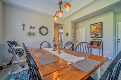 Charming Family Country Lane Cottage 3 min to lake in Dandridge, USA
