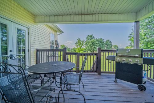 Charming Family Country Lane Cottage 3 min to lake in Dandridge, USA