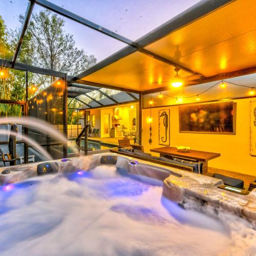 Luxury Home in Downtown Sarasota, HTD POOL/Hot tub in Sarasota, USA
