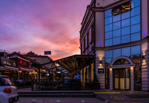 Garni Hotel Eter - 출입구