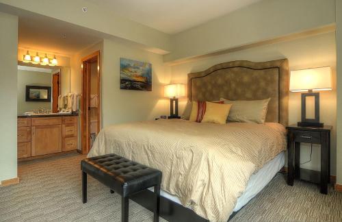 Village Allure with Great View in Breckenridge, USA